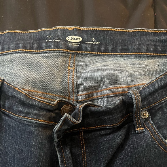Women’s Old Navy size 16 short jeans - Picture 2 of 4